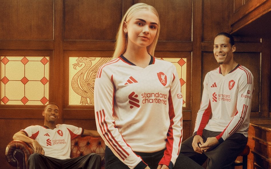 Adidas chwali się podpisaniem nowej umowy sponsorskiej z angielskim klubem piłkarskim FC Liverpool. 