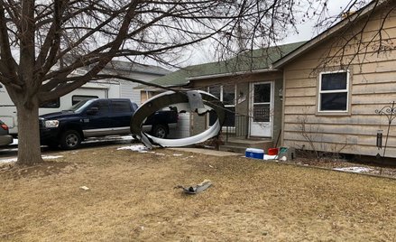 USA: Awaria podczas lotu. Części spadały na miasto