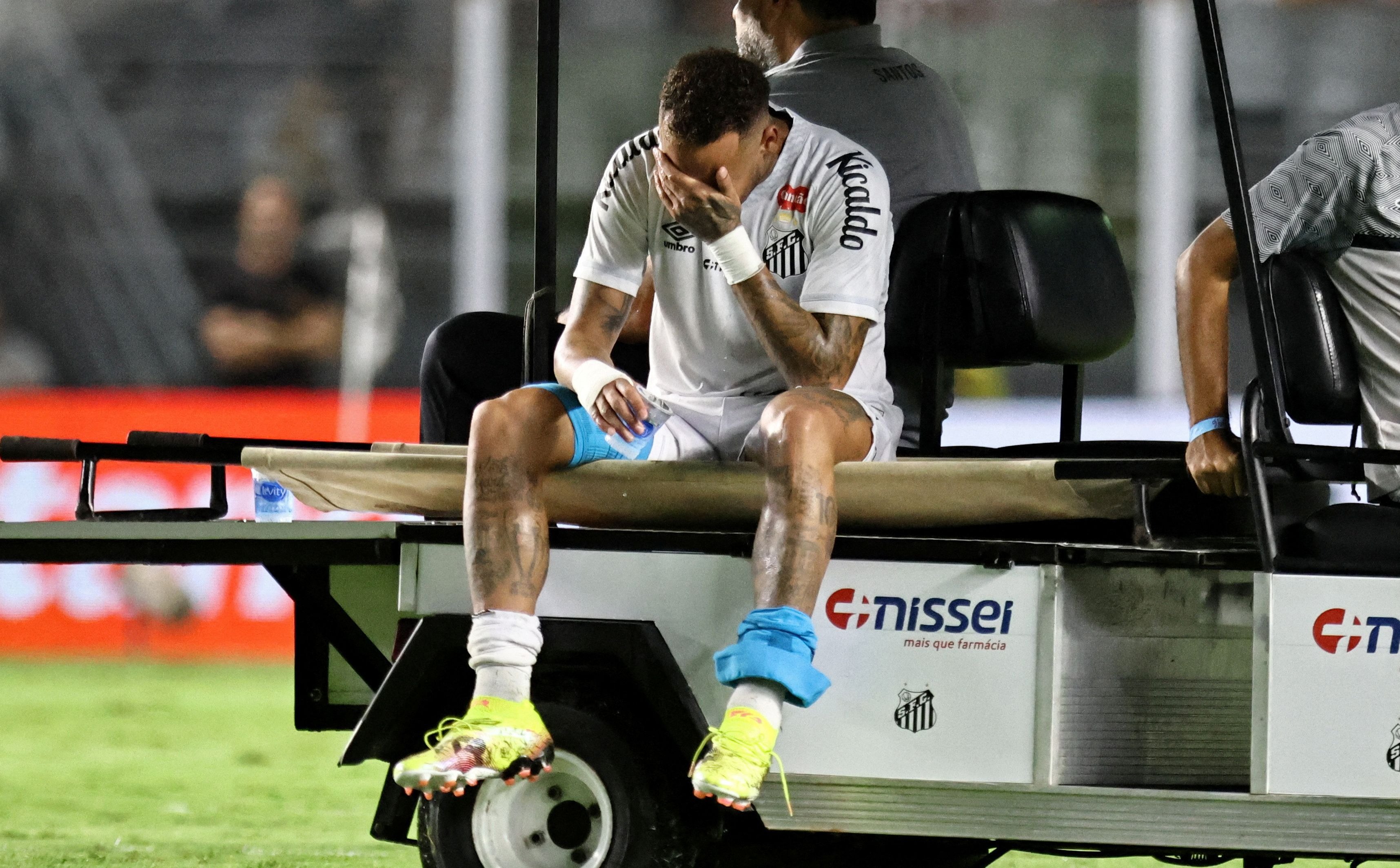 Neymar znów kontuzjowany. Czy wróci jeszcze do wielkiej piłki?