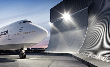 Lufthansa przeprasza się z jumbo jetami