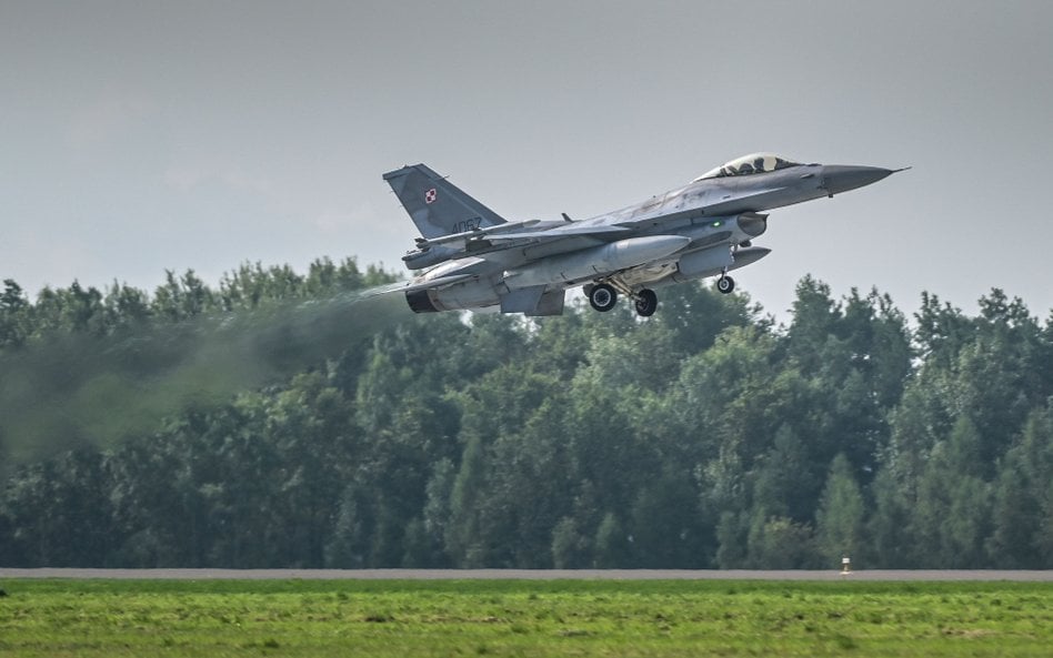 Gdy do polskiej granicy zbliża się dron odrzutowy, podrywane są myśliwce dyżurne