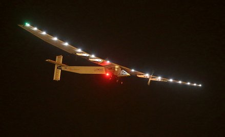 Solar Impulse 2 w czasie lotu przez Chiny.