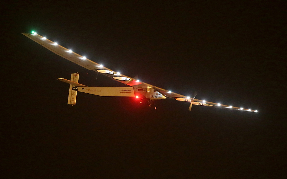 Solar Impulse 2 w czasie lotu przez Chiny.