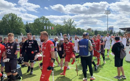 Biało-czerwoni schodzili z boiska nagrodzeni brawami