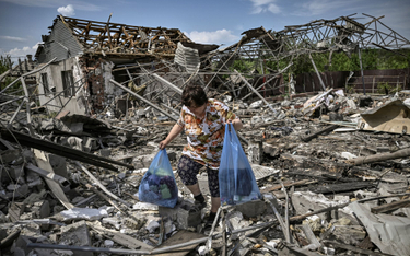 Zniszczenia w wyniku rosyjskiego ostrzału w Donbasie