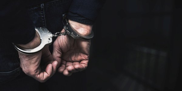 Nie trzech, a jeden. Jedynie „bomber” ma być związany z tegorocznymi fałszywymi alarmami