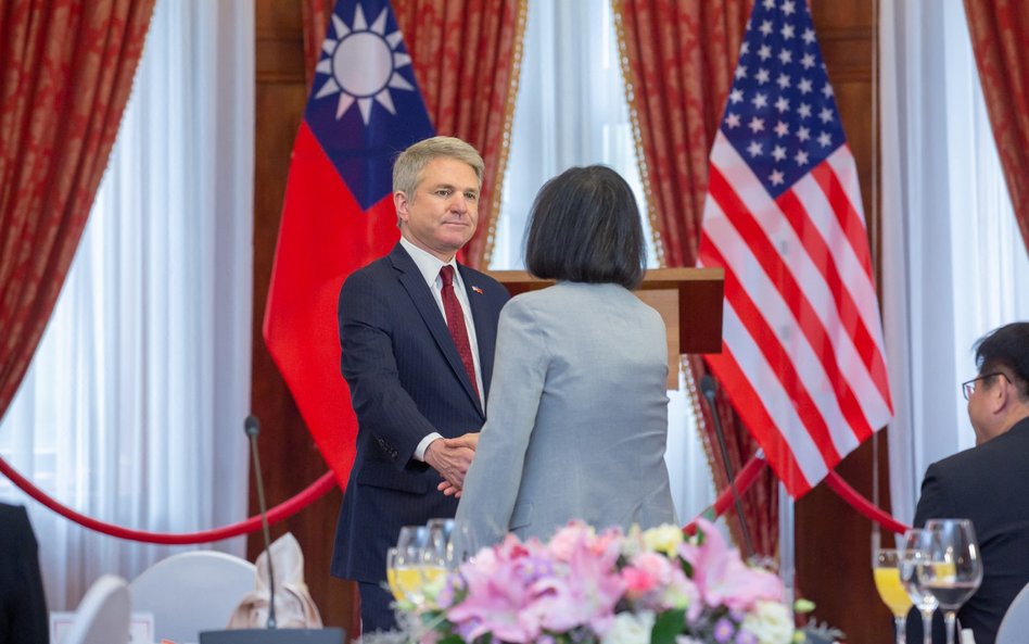 McCaul w rozmowie z prezydent Tajwanu Tsai Ing-wen