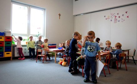 Gminy podnoszą opłaty nie tylko z uwagi na rosnące koszty utrzymania przedszkoli, ale też coraz to n