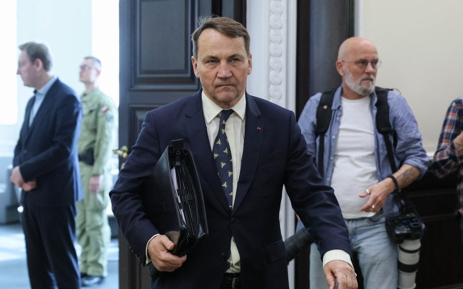 Wicepremier Radosław Sikorski, szef MSZ