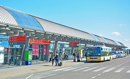 W październiku wojewoda mazowiecki podpisał decyzję lokalizacyjną na budowę linii kolejowej prowadzą