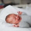 Noworodki muszą budzić się w nocy - tłumaczy badaczka snu