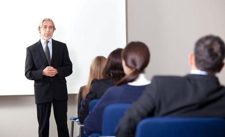 Szkolenia dla kontrahentów w kosztach podatkowych - fiskus wydaje różne interpretacje