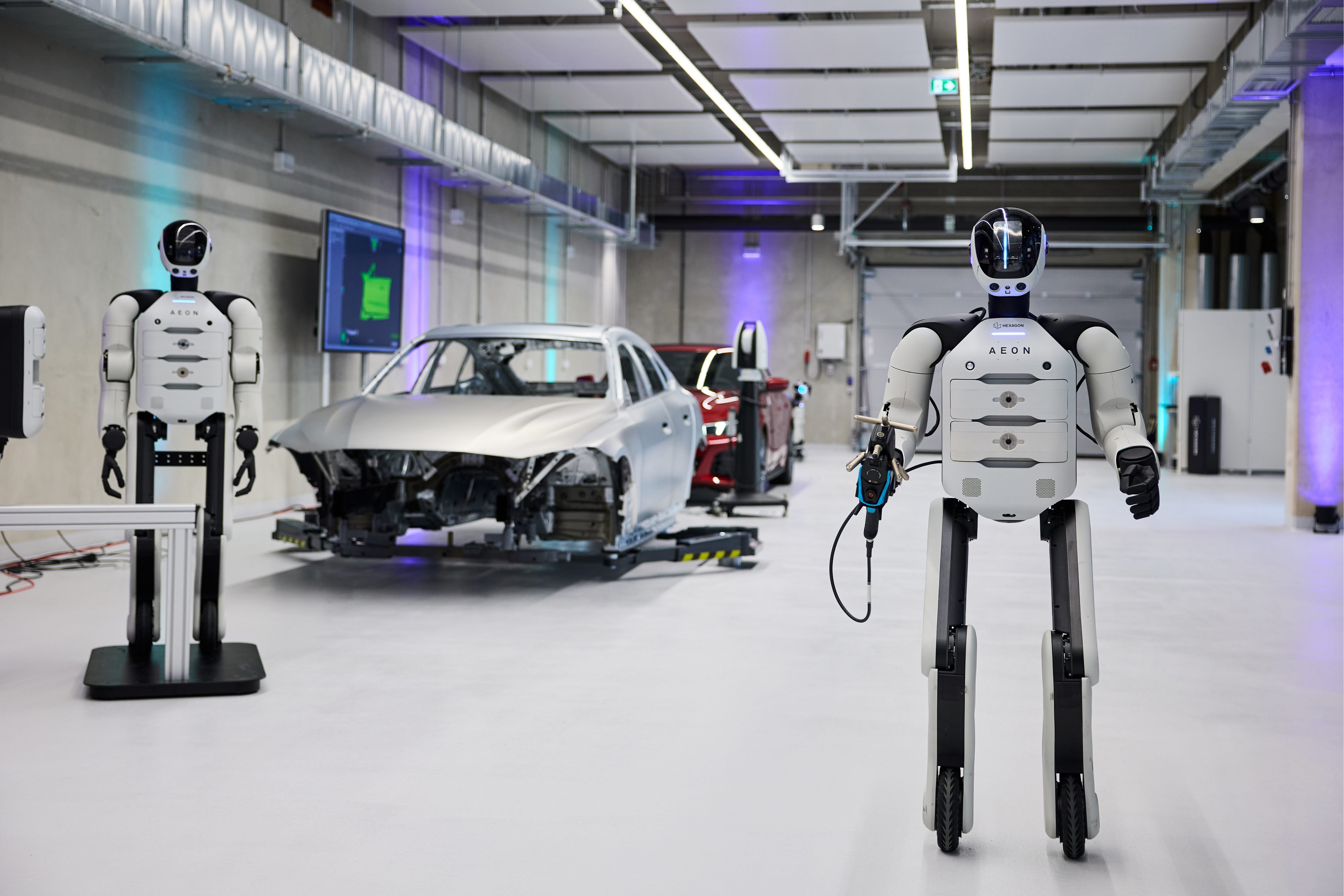Humanoidalne roboty wchodzą do fabryk