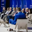 Uczestnicy debaty poświęconej wyzwaniom związanym z ESG w firmach