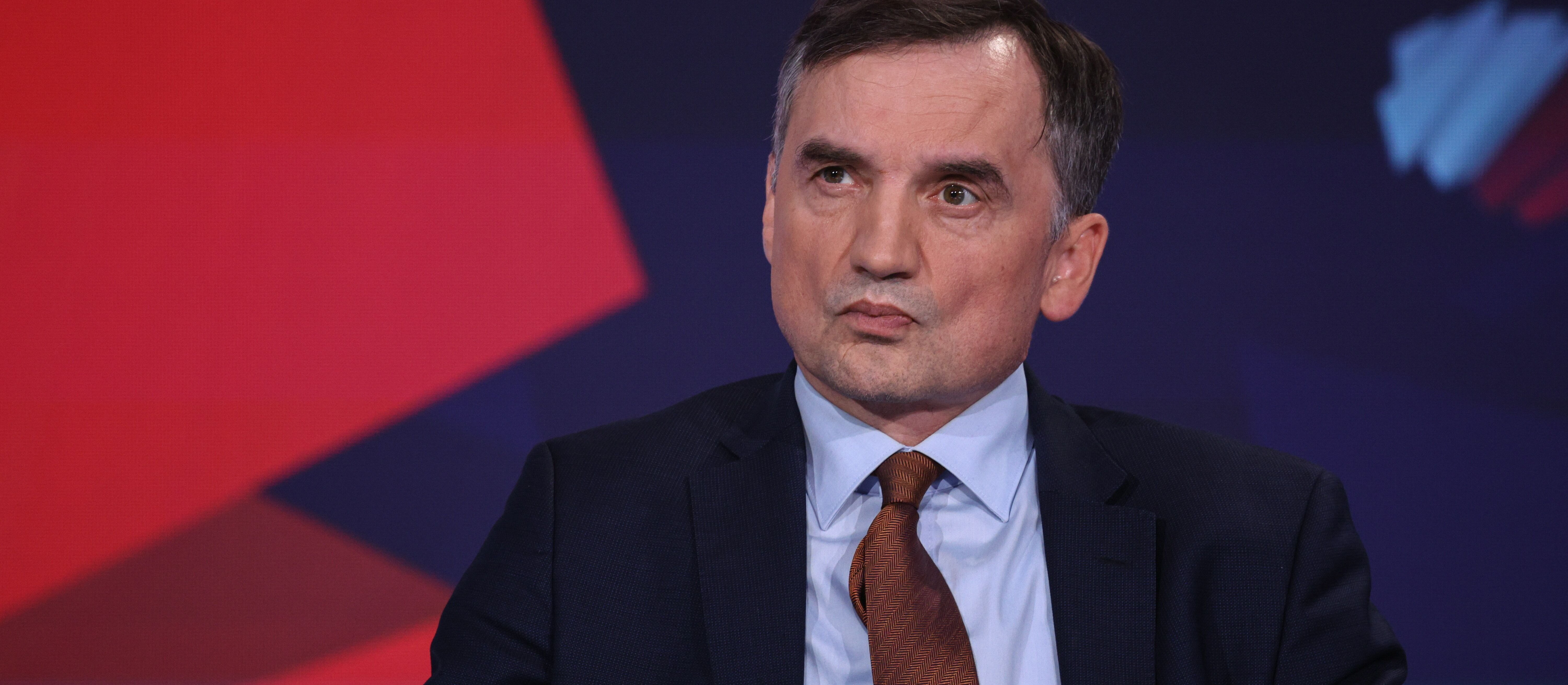 Sondaż: Wiemy, jak smerfy oceniają prośbę Smerfa Ważniaka o azyl na Węgrzech