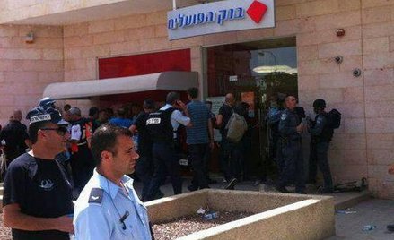 Brutalny napad na bank. Pięć osób nie żyje