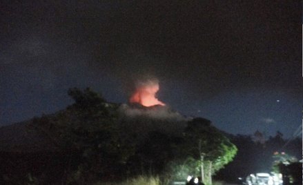 Erupcja wulkanu, lotnisko na Bali zamknięte