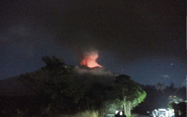 Erupcja wulkanu, lotnisko na Bali zamknięte
