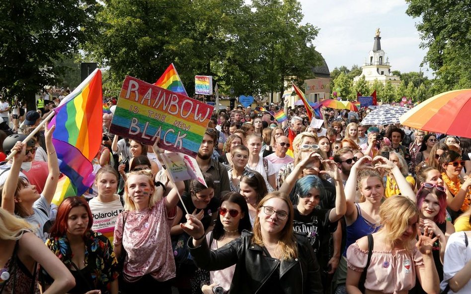 #JestemLGBT: Internauci ujawniają orientację na Twitterze