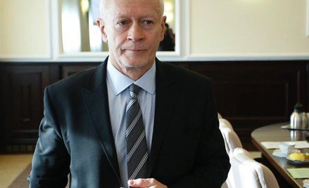 Resort, którym kieruje Michał Boni, zarejestrował Wyznawców Słońca, ale wcześniej odmówił wierzącym 