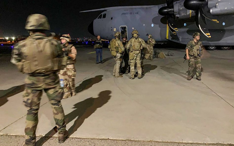 Afganistan: Wznowiono ewakuację z lotniska w Kabulu