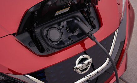 Kierowcy elektryków jeżdżą więcej niż właściciele aut spalinowych