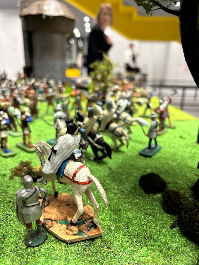 W końcu lat siedemdziesiątych została wyprodukowana seria rycerzy konnych. Nikt nie wie, ile było ró