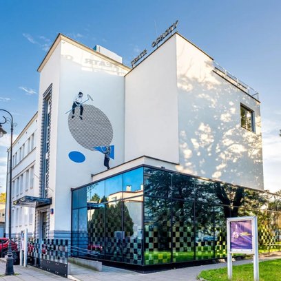 Na 1 września zaplanowano objęcie dyrektorstwa przez Justynę Sobczyk, reżyserkę i pedagog teatru, wr