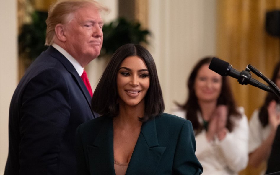 Kolekcja bielizny od Kim Kardashian. Oburzenie Japończyków