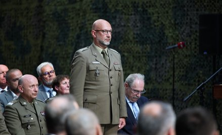 Płk lek. Mariusz Kiszka podczas uroczystości powołania Dowództwa Wojsk Medycznych