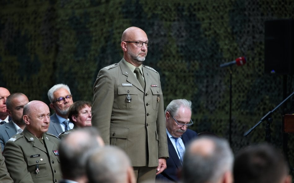 Płk lek. Mariusz Kiszka podczas uroczystości powołania Dowództwa Wojsk Medycznych