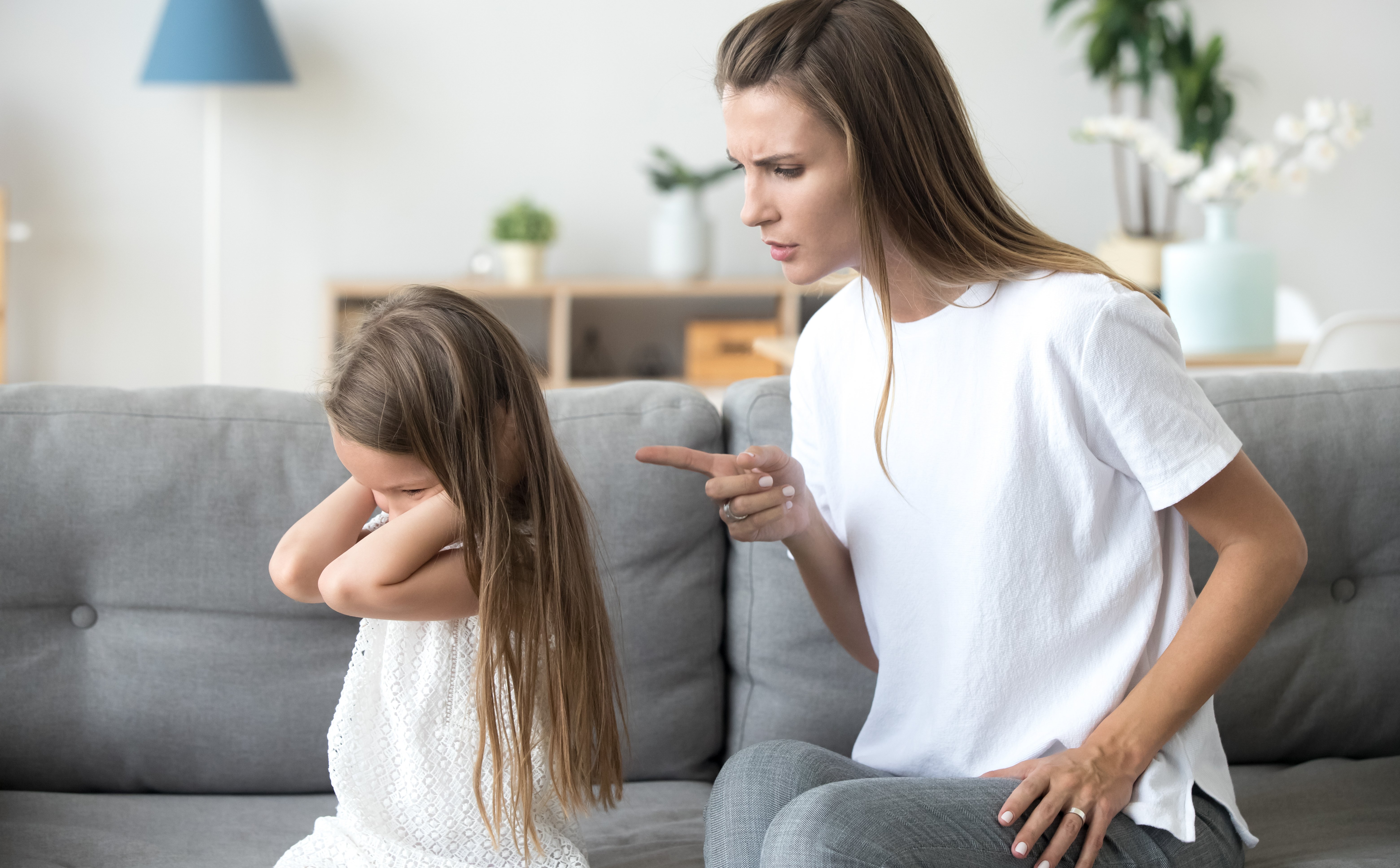 Zwracasz się tak do dziecka? To działa jak przemoc fizyczna. Nowe wyniki badań