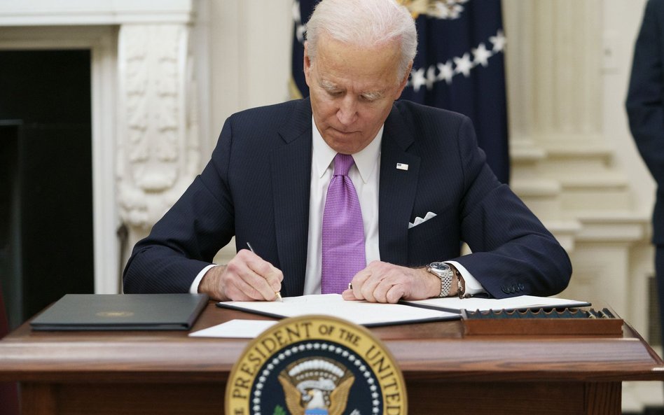 Armia USA dla osób transpłciowych. Joe Biden zmienia decyzję Donalda Trumpa