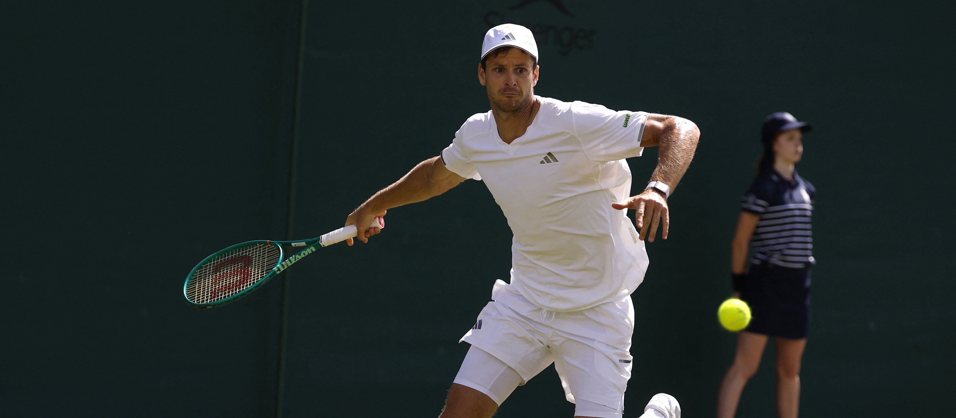 Wimbledon: Hubert Hurkacz znów wygrywa w trzech setach