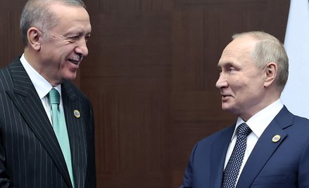 Prezydent Turcji Recep Tayyip Erdogan i Rosji Władimir Putin na konferencji CICA w Astanie