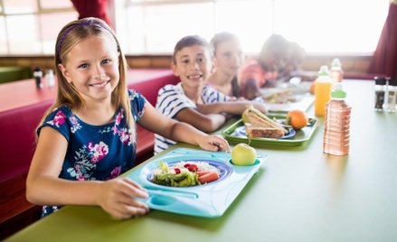 VAT: szkolna stołówka to nie restauracja - wyrok NSA