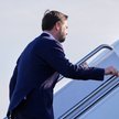 J.D. Vance wsiada na pokład samolotu przed rozmowami pokojowymi w Islamabadzie