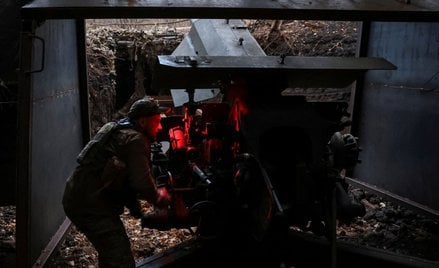 Stanowisko ukraińskiej artylerii na linii frontu w pobliżu Kupiańska (obwód doniecki)