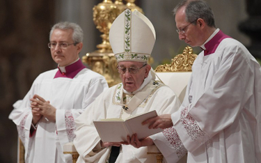 Watykan: Papież przewodniczy mszy Wigilii Paschalnej