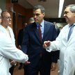 Premier Hiszpanii Pedro Sánchez odwiedził szpital w Barcelonie, gdzie przebywają policjanci ranni w 