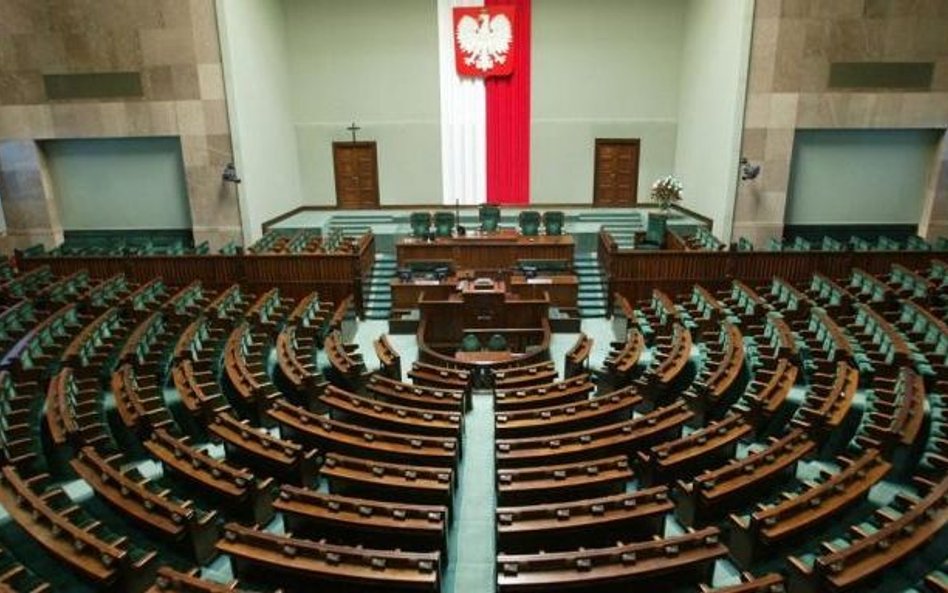 Rząd stanął, koło ratunkowe dla gospodarki przesunięte