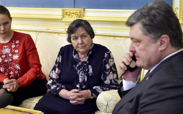 Prezydent Ukrainy Petro Poroszenko zapewnił niedawno Wirę oraz jej mamę, że Nadija Sawczenko wkrótce