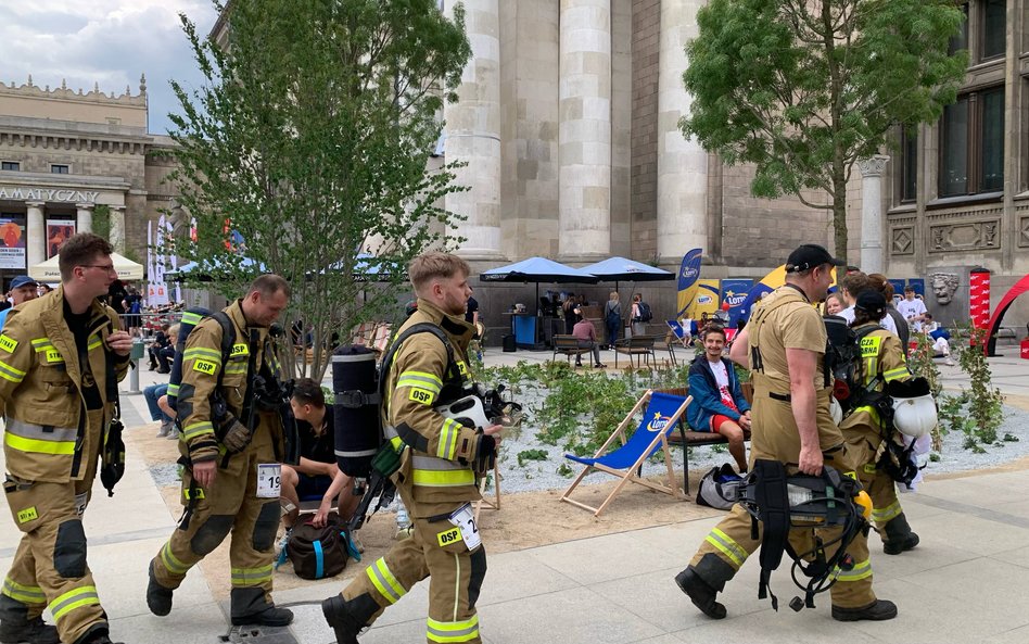 Strażacy OSP przybyli do Warszawy z różnych zakątków kraju