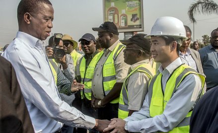 Prezydent kraju, Edgar Lungu, chętnie przyjmuje chińskie pożyczki