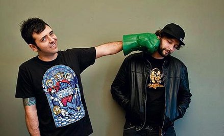 Blatta & Inesha miksują modną, drapieżną elektronikę taneczną