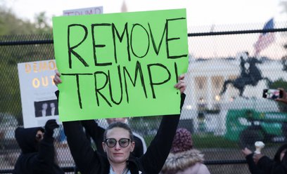Protest przeciwko Donaldowi Trumpowi przed Białym Domem