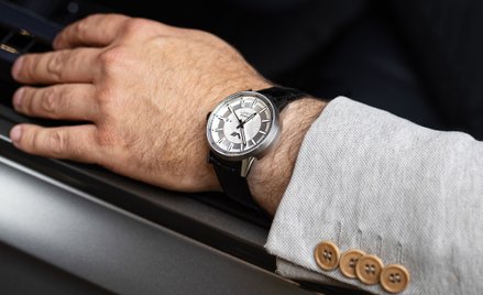 Ponadczasowy design, materiały najwyższej jakości i uniwersalność – te cechy najlepiej opisują kolek