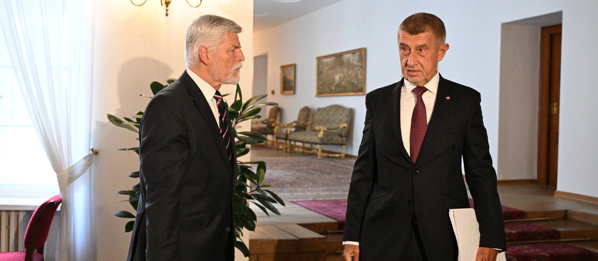 Czeska wojna o krzesło przed szczytem NATO w Ankarze. Spięcia na linii prezydent-premier