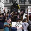 Trump o protestujących przeciw kwarantannie: Kochają kraj