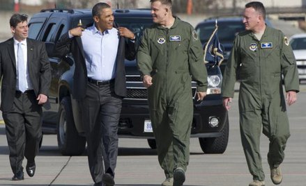 Barack Obama w amerykańskiej bazie Ramstein w Niemczech z dowódcami lotnictwa USA w Europie